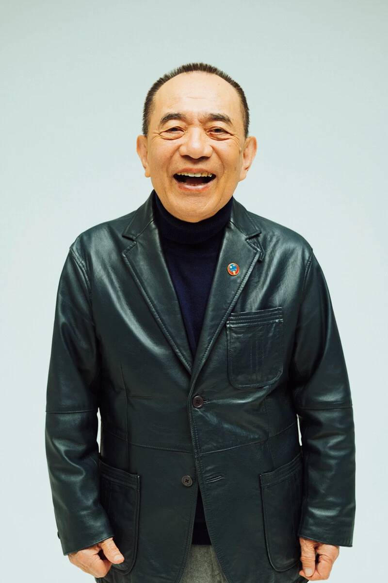 笑点&週プレ奇跡の60周年コラボで三遊亭小遊三が袋とじグラビアに挑戦!「ベッドはね、久しぶりだね(ニヤリ)」
